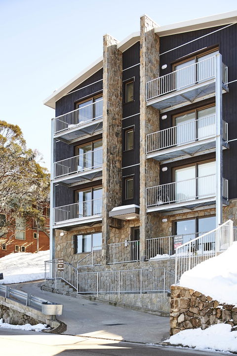 Buller Holidays Apartment Rentals - Broome Tourism 2
