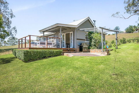 Hollow Tree Farm - Peace And Quiet On 30 Acres Right In Toowoomba - Broome Tourism 1