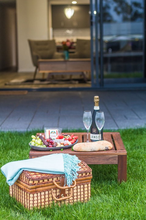 Ulverstone Waterfront Apartments - Broome Tourism 3