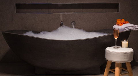 Ulverstone Waterfront Apartments - Broome Tourism 2