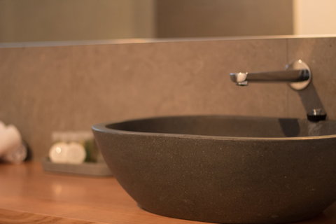 Ulverstone Waterfront Apartments - Broome Tourism 4