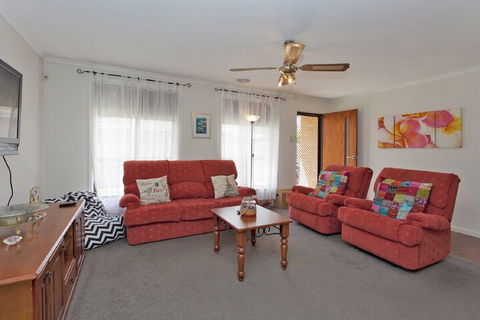 Serenity Size & Seclusion - Broome Tourism 4