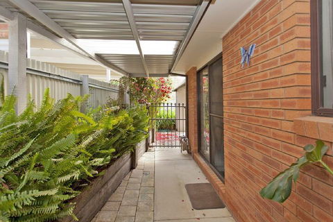 Serenity Size & Seclusion - Broome Tourism 6