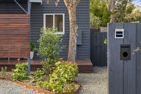 Three Beaches - Chic Eco Home Tasmania - Broome Tourism 1