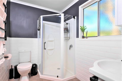 Three Beaches - Chic Eco Home Tasmania - Broome Tourism 6