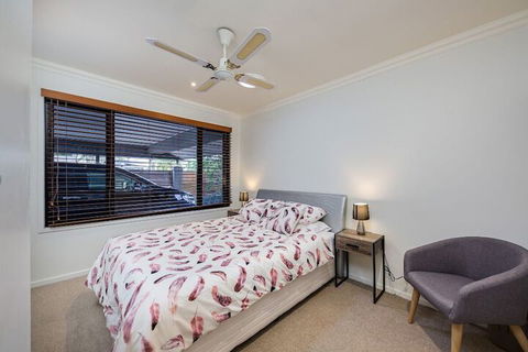 Gold Coast Stunning Waterfront Retreat By Hostrelax - Broome Tourism 4