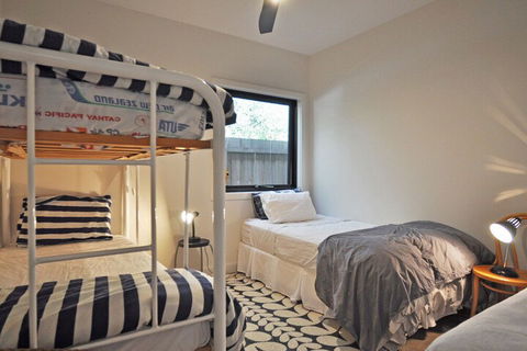 Armstrongs Close TO Beach - Broome Tourism 5