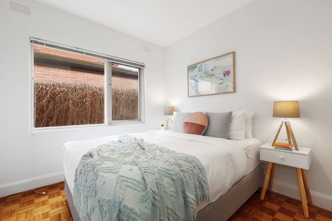 Balcony Retreat Apartment By Ready Set Host - Broome Tourism 3