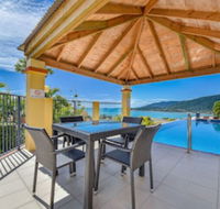 Ocean Views Galore - Airlie Beach