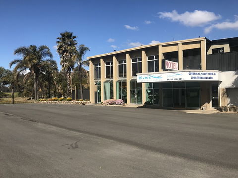 Rivers Apartments & Motel Sale Gippsland - Broome Tourism 6