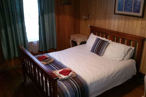 Lake Leake Inn - Broome Tourism 2