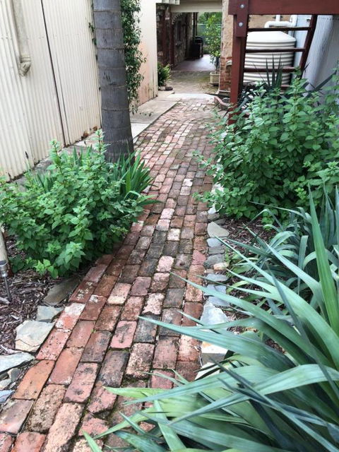 Barossa Barn Bed & Breakfast - Broome Tourism 5