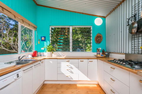 A SWEET ESCAPE Beachcombers Cottage Beachfront - Broome Tourism 1