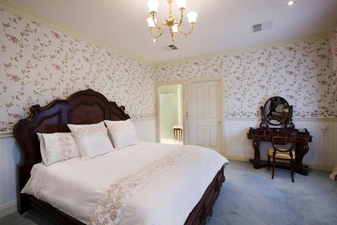 The Residence At Barossa Chateau - Broome Tourism 3