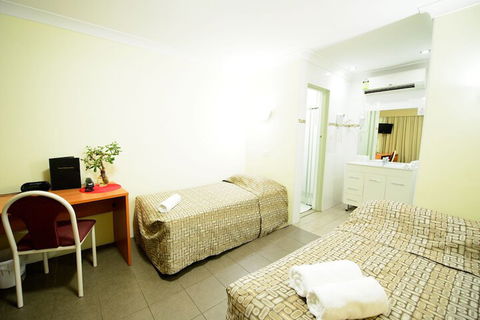 Liberty Plains Motor Inn - Broome Tourism 6