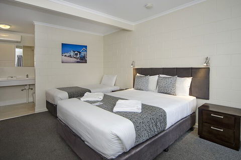 Victor Harbor City Inn - Broome Tourism 2