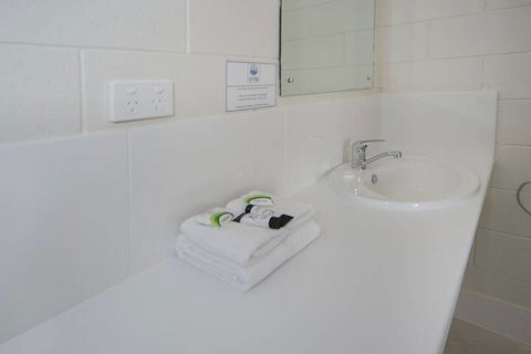 Victor Harbor City Inn - Broome Tourism 7