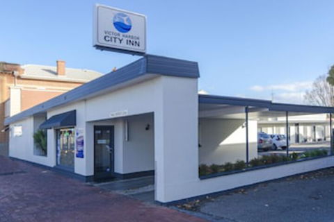 Victor Harbor City Inn - Broome Tourism 0