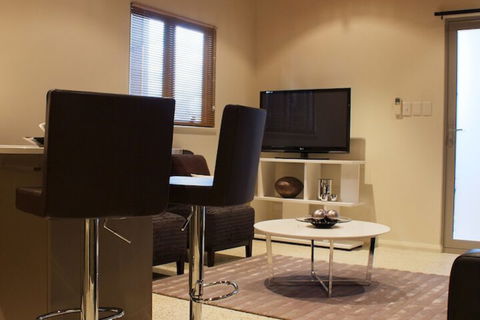 Mia Mia Executive Apartments - Broome Tourism 3