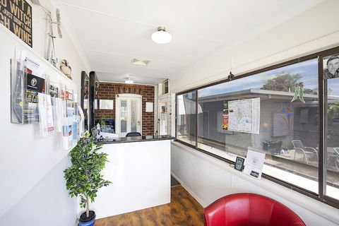 Hamilton Lakeside Motel - Broome Tourism 1