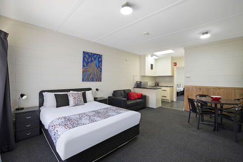 Hamilton Lakeside Motel - Broome Tourism 5