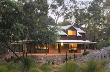 Woodstone Cottages - Broome Tourism 1