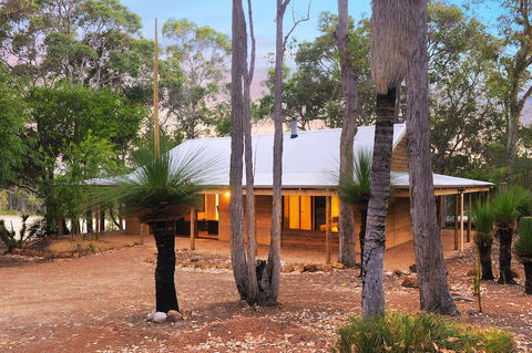 Woodstone Cottages - Broome Tourism 6