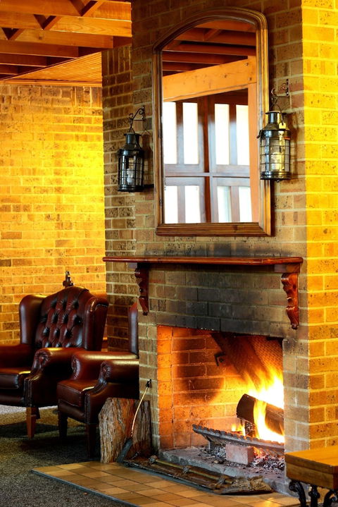 Nightcap At Macquarie Inn - Broome Tourism 3