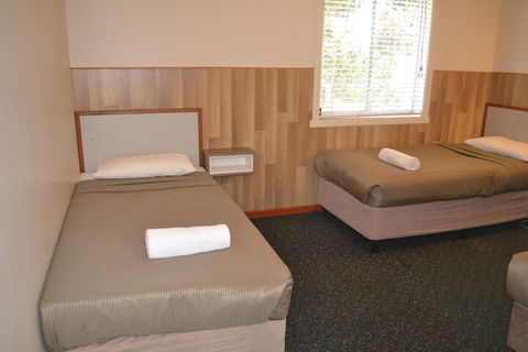 Hobart Tower Motel - Broome Tourism 5