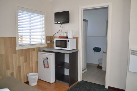 Hobart Tower Motel - Broome Tourism 4