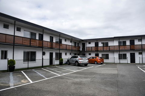 Hobart Tower Motel - Broome Tourism 2