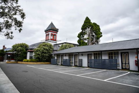 Hobart Tower Motel - Broome Tourism 0