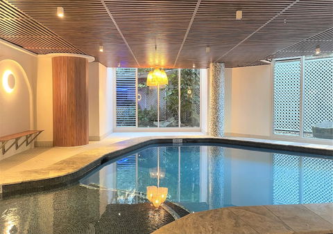 Aegean Apartments - Broome Tourism 6