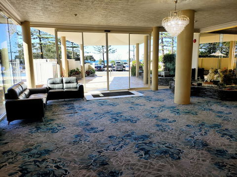Southern Cross Beachfront Holiday Apartments - Broome Tourism 6