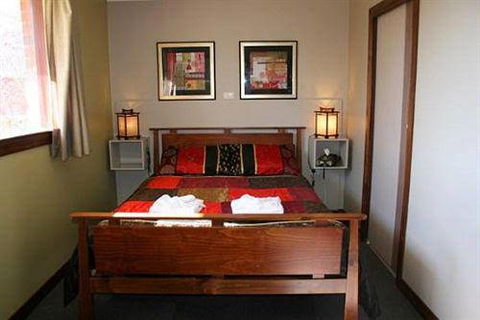 Golden Embers Apartments - Broome Tourism 3