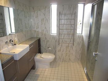 Wyndel Apartments - Harbour Watch - Broome Tourism 5