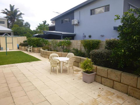 Santa Maria Executive B & B Fremantle - Broome Tourism 4