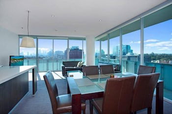 Astra Apartments - St Kilda Rd - Broome Tourism 1