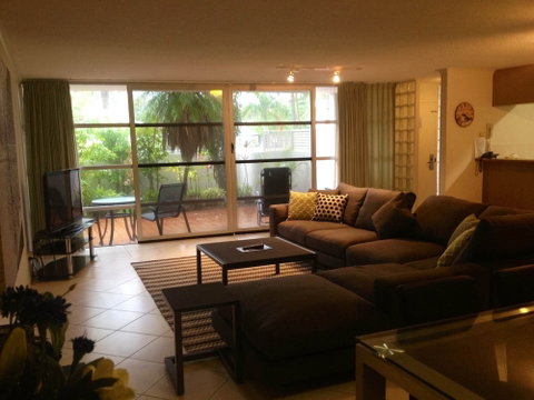 Sundeck Gardens - Broome Tourism 5