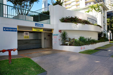 Raffles Royale - Broome Tourism 0