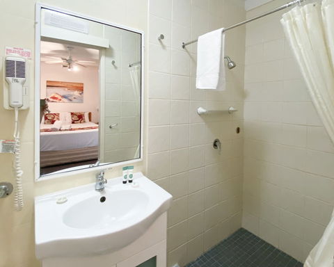 Palm View Holiday Apartments - Broome Tourism 6