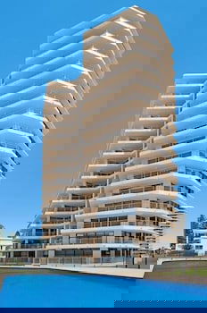 Beachside Tower - Broome Tourism 2