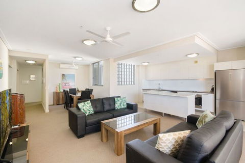 Direct Hotels â€“ Dalgety Apartments - Broome Tourism 7