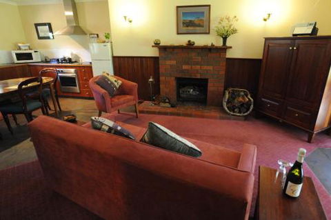 Wintarni Olives Cottage - Broome Tourism 2