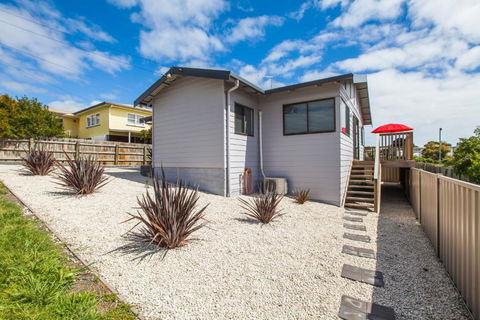 Bircoo Cottage Beach & Golf Getaway - Broome Tourism 6