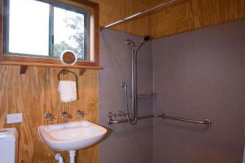 Brodribb River Rainforest Cabins Cabin 1 - Broome Tourism 5