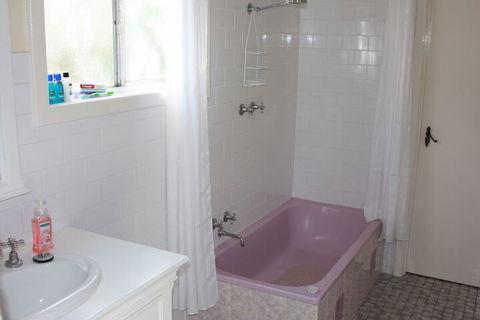 Archery Road Estate - Broome Tourism 4