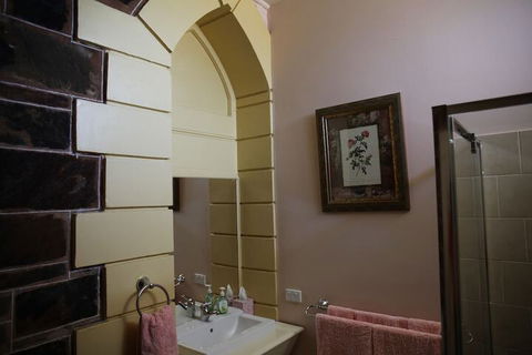 Burra Railway Station Bed & Breakfast - Broome Tourism 6