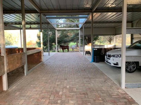 Kangaroo Manor - Broome Tourism 1