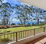 Kamillaroi Walk to restaurants cafes  beach - Broome Tourism